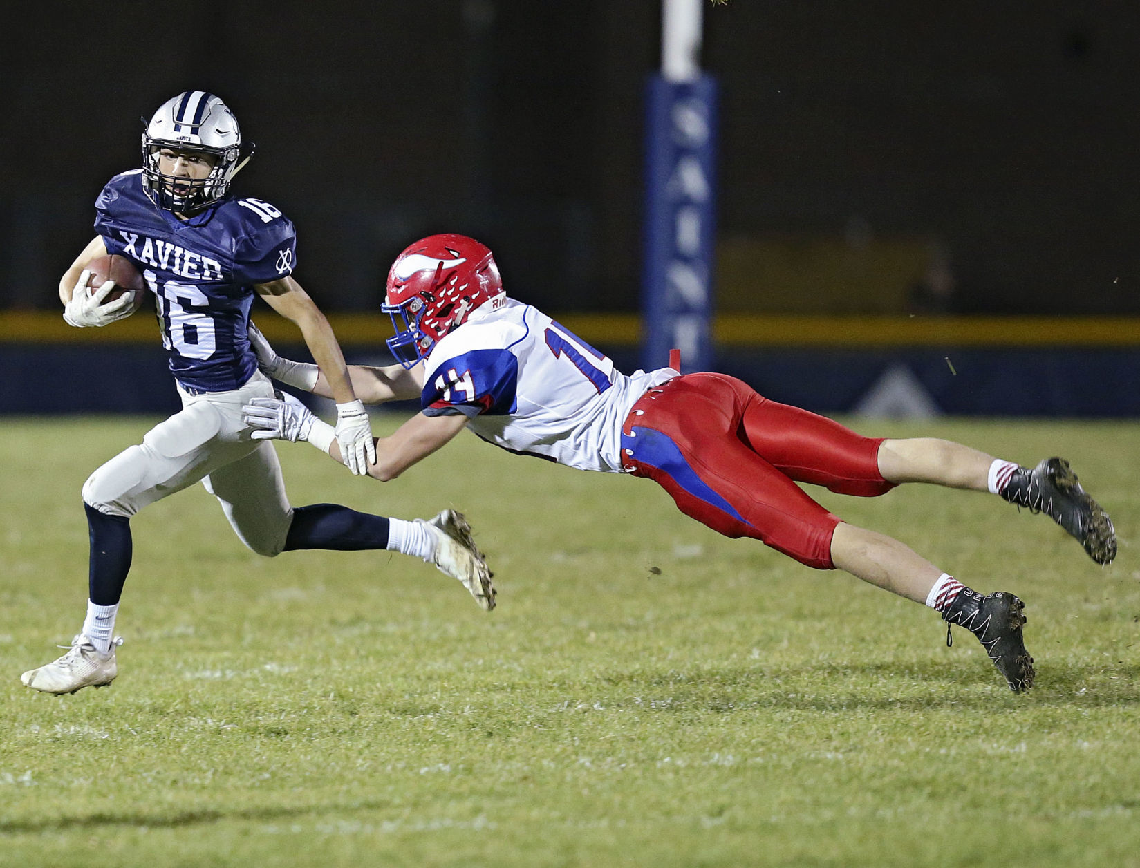 110218ho-xavier-decorah-4